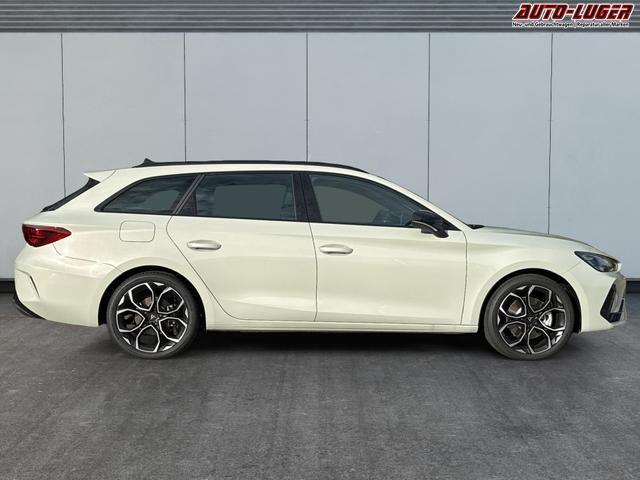 Cupra / Leon Sportstourer / Grau / / / ST 4x4 AHK+eHK+NAVI+ACC+SHZ+18 ALU+LED, Beispielbilder, ggf. teilweise mit Sonderausstattung