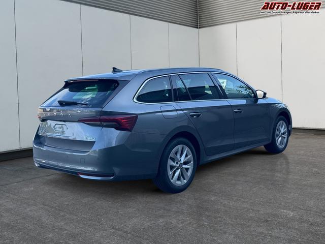 Skoda / Octavia Combi / Grau / / / ACC+AHK+eHK+KAM+PDC+LED+17 ALU+SHZ