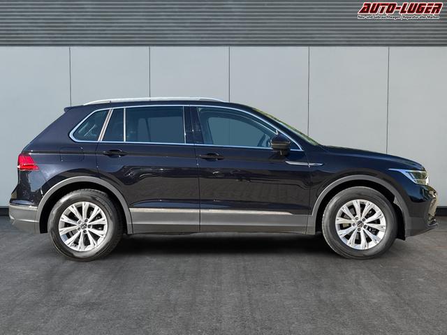 Volkswagen / Tiguan / Schwarz / / / Tiguan AHK+NAVI+KAMERA+ERGOActive+KESSY+WINTER