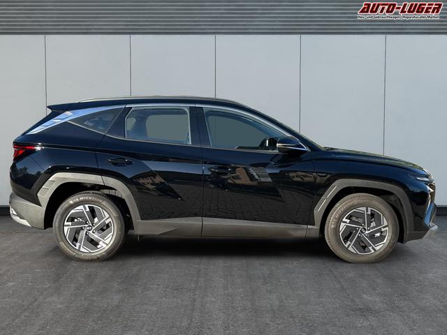 Hyundai / TUCSON / Schwarz / / / NAVI+KAMERA+SHZ+LED+TEMPOMAT+17 ALU+PDC, Beispielbilder, ggf. teilweise mit Sonderausstattung