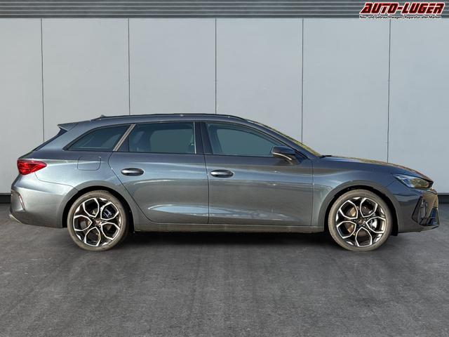 Cupra / Leon Sportstourer / Grau / / / ST AHK+NAVI+eHK+KAMERA+ACC+SHZ+18 ALU+LED, Beispielbilder, ggf. teilweise mit Sonderausstattung