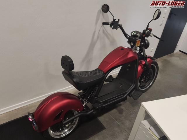 Futura / Chopper E-Roller / Rot / / / 