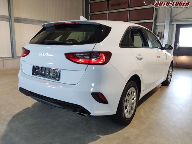 Kia / Ceed Sportswagon / Weiß / / / 