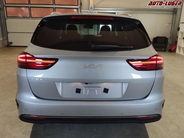 Kia / Ceed Sportswagon / Silber / / / , Beispielbilder, ggf. teilweise mit Sonderausstattung