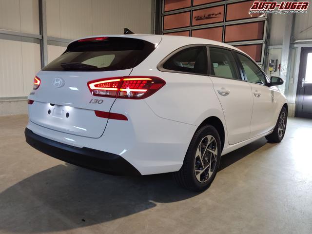 Hyundai / i30 Kombi / Weiß / / / , Beispielbilder, ggf. teilweise mit Sonderausstattung