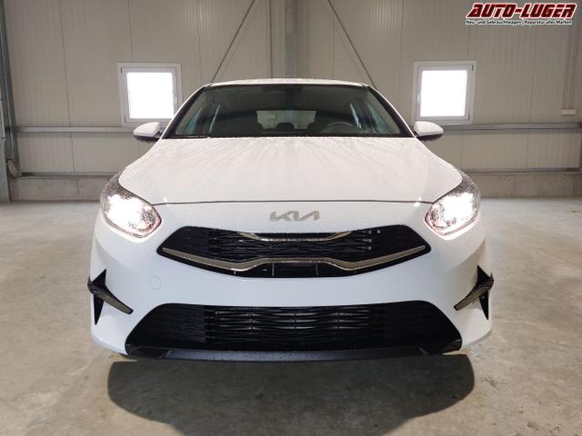 Kia / Ceed Sportswagon / Weiß / / / , Beispielbilder, ggf. teilweise mit Sonderausstattung