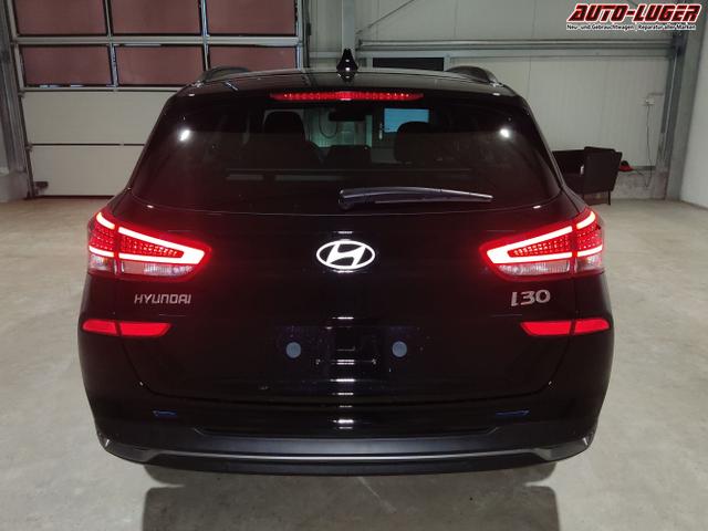 Hyundai / i30 Kombi / Schwarz / / / , Beispielbilder, ggf. teilweise mit Sonderausstattung