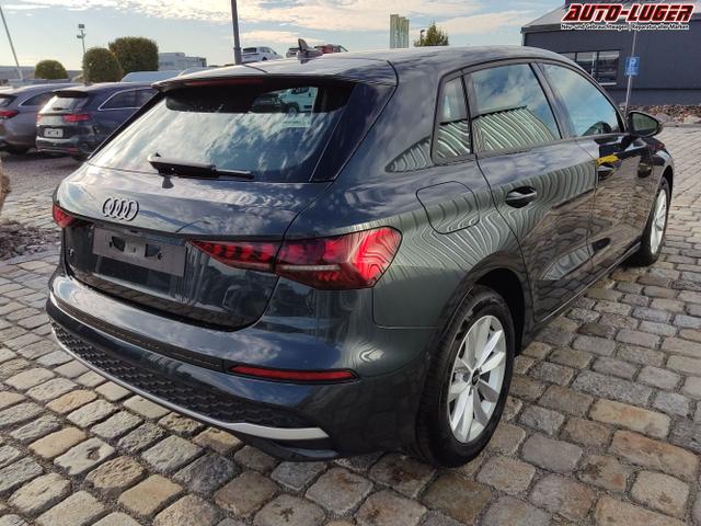 Audi / A3 Sportback / Grau / / / 