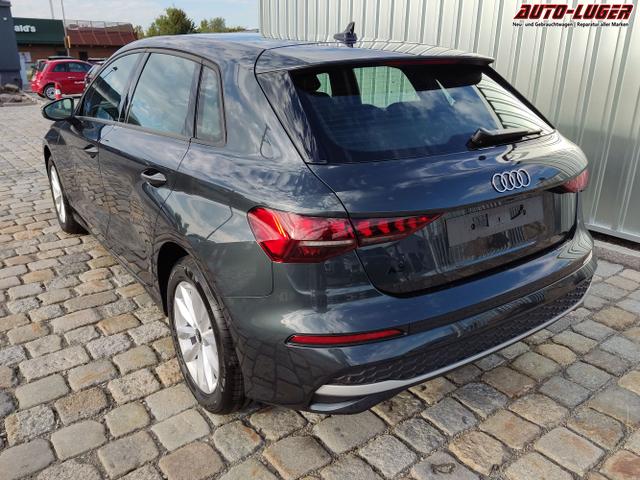 Audi / A3 Sportback / Grau / / / 