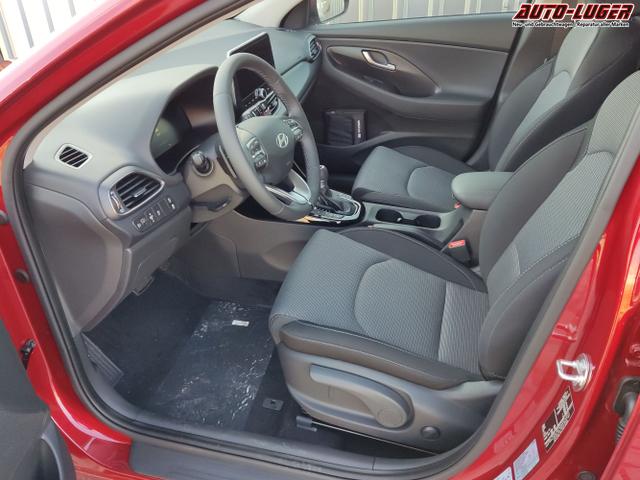 Hyundai / i30 Kombi / Rot / / / , Beispielbilder, ggf. teilweise mit Sonderausstattung