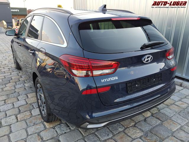 Hyundai / i30 Kombi / Blau / / / , Beispielbilder, ggf. teilweise mit Sonderausstattung