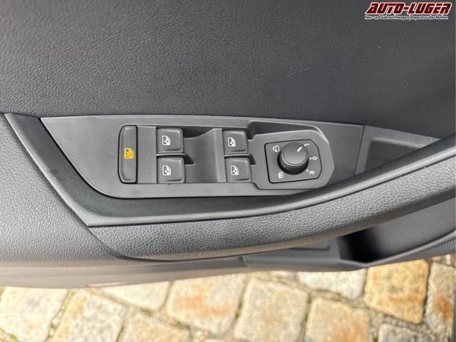 Skoda / Karoq / Schwarz / / / , Beispielbilder, ggf. teilweise mit Sonderausstattung