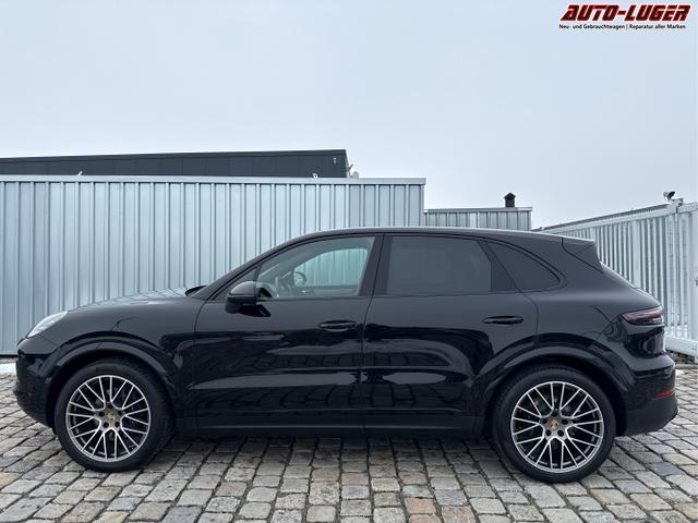 Porsche / Cayenne / Schwarz / / / 