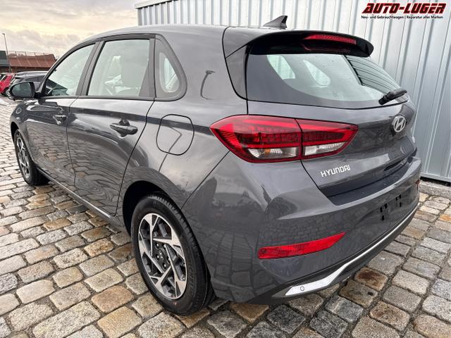 Hyundai / i30 / Grau / / / 