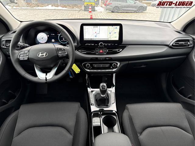 Hyundai / i30 / Grau / / / 