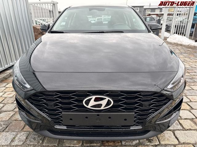 Hyundai / i30 / Schwarz / / / 