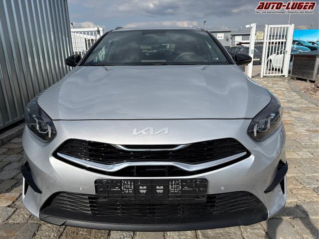 Kia / Ceed / Silber / / / 