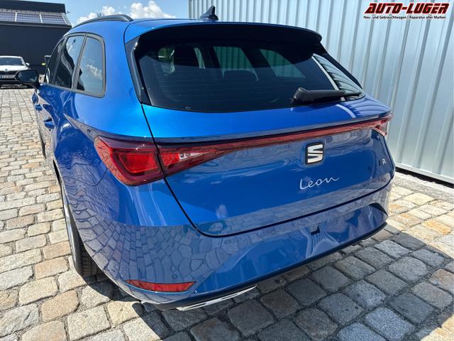 Seat / Leon Sportstourer / Blau / / / 