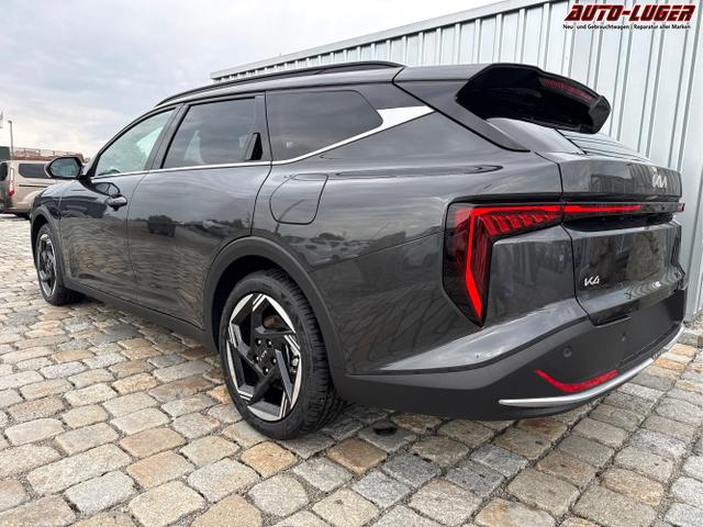 Kia / K4 Sportswagon / Silber / / / , Beispielbilder, ggf. teilweise mit Sonderausstattung