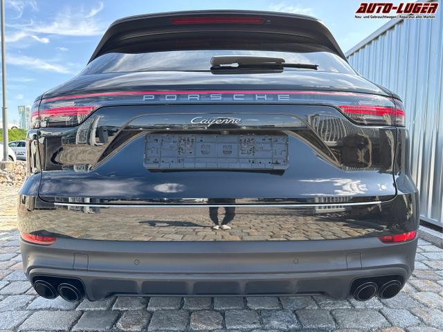 Porsche / Cayenne / Schwarz / / / 