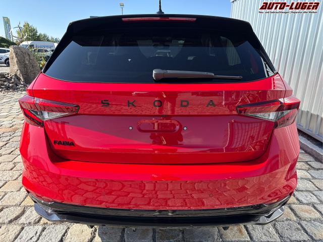 Skoda / Fabia / Rot / / / 
