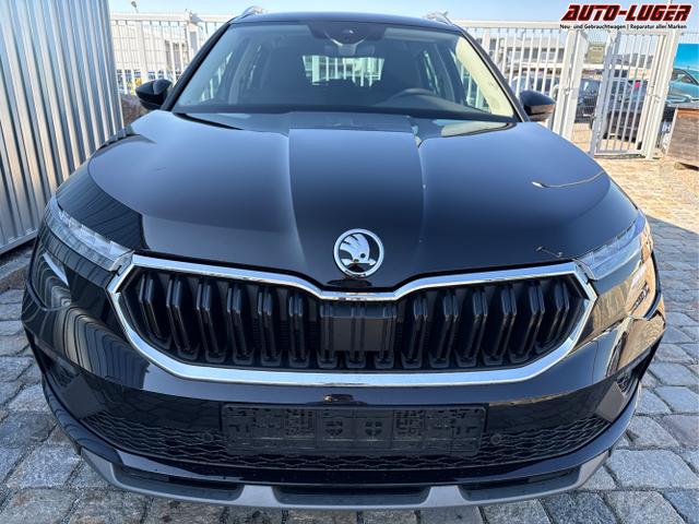 Skoda / Kamiq / Schwarz / / / 130 Jahre Premium Edition 1.5 TSI 150 PS DSG Anh&auml;ngerkupplung-AppleCarPlay-AndroidAuto-Winterpaket-Alcantara-DAB-Tempomat-Totwinkelassist-Kamera-SunSet-el.Heckklappe-17''Alu, Beispielbilder, ggf. teilweise mit Sonderausstattung