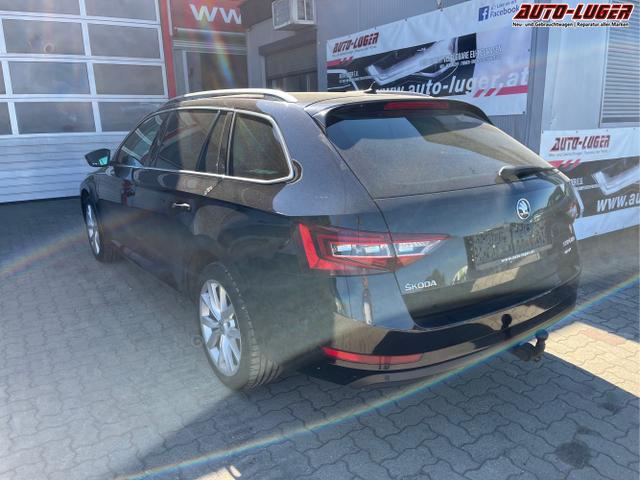 Skoda / Superb Combi / Schwarz / / / Superb Combi 2.0 TDI Style 4x4