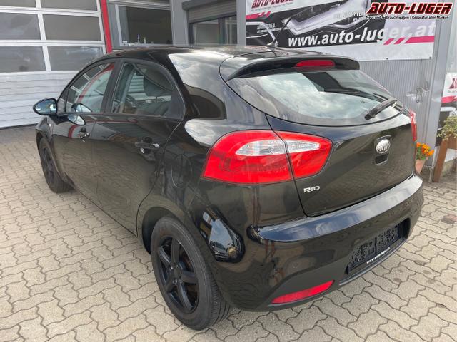 Kia / Rio / Schwarz / / / Rio 1.2 Attract