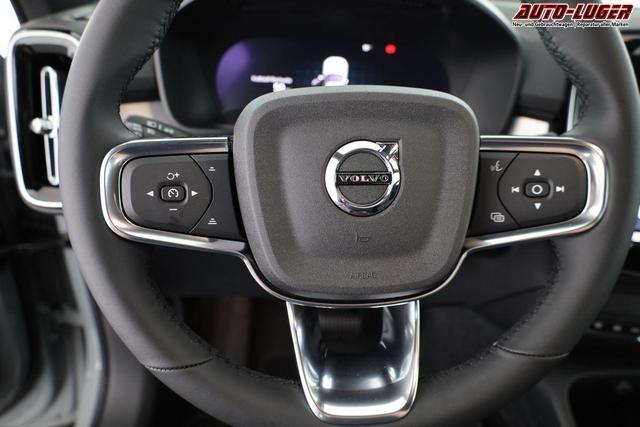 Volvo XC40 Core 2WD B3 Mild-Hybrid Core, Navi, LED, Winter, Kamera, el. Klappe 
