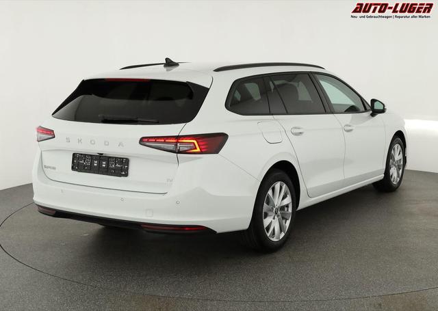 Skoda Superb Combi 1.5 TSI iV 150kW Selection DSG Selection, AHK, Matrix, Side, el. Klappe, Navi 