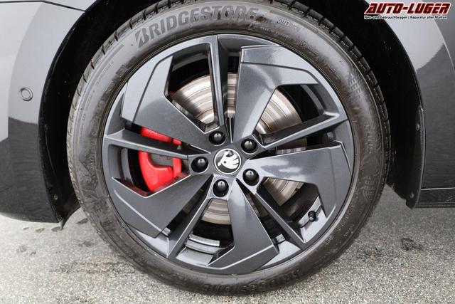Skoda Octavia Combi 2.0 TSI 195 kW RS DSG, AreaView, Pano, AHK, Navi, Matrix, Side, Winter 