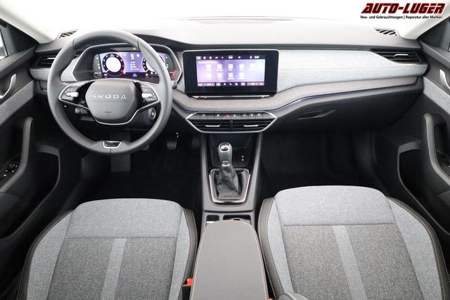 Skoda Octavia Combi 1.5 TSI 110 kW Selection Selection, LED, Side, ACC, Kamera, Winter, 17-Zoll 