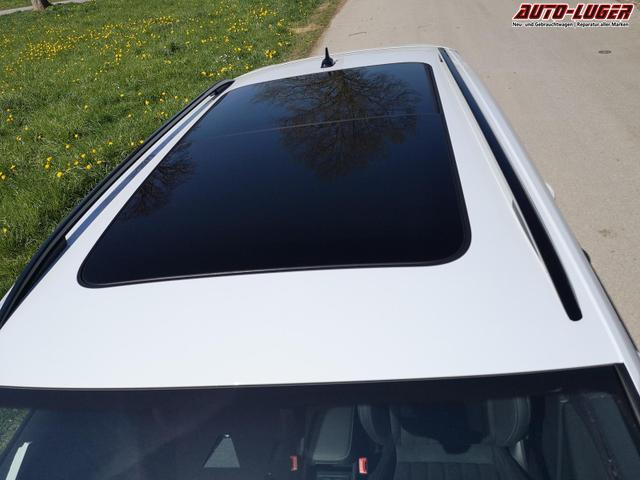 Skoda Karoq Sportline 2.0TDI DSG 4x4 AHK Matrix Pano Sound Leder 19 Zoll 