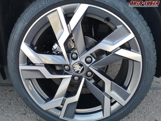 Skoda Karoq Sportline 2.0TDI DSG 4x4 AHK Matrix Pano Sound Leder 19 Zoll 