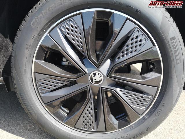 Skoda Karoq Sportline 2.0TDI DSG 4x4 AHK Matrix Navi ACC 