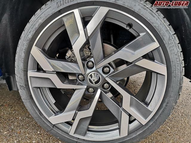 Skoda Karoq Sportline 2.0TDI DSG 4x4 AHK Matrix Leder 19 Zoll 