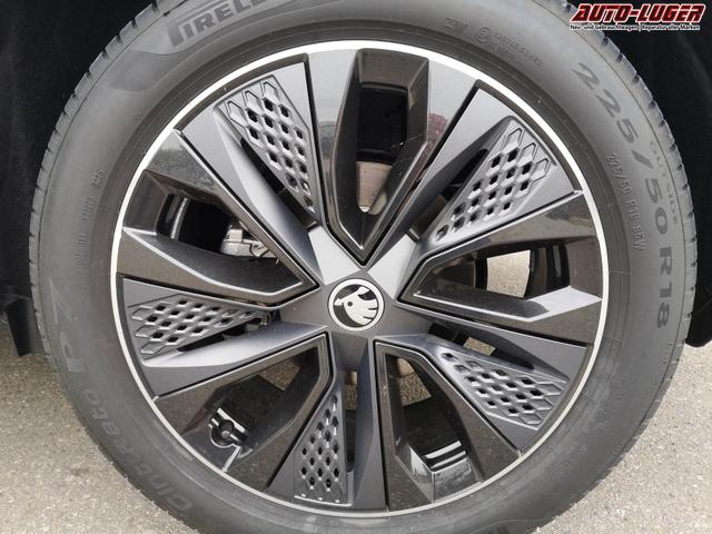 Skoda Karoq Sportline 2.0TDI DSG 4x4 AHK Matrix Navi ACC 