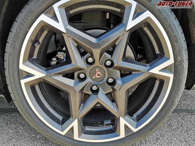 Cupra Leon Sportstourer 2.0 TSI 245 kW 4Drive VZ Kombi ST 2.0TSI AHK Sound ACC Pano 