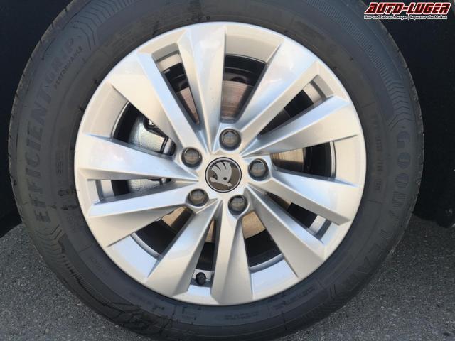 Skoda Octavia Combi 2.0 TDI 110 kW Selection Kombi DSG Navi PDC GV5 el. Hk 