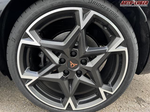 Cupra Leon Sportstourer 2.0 TSI 245 kW 4Drive VZ Kombi ST 2.0TSI AHK ACC 