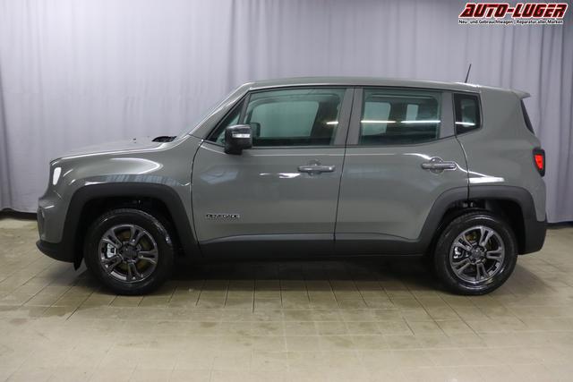 Jeep Renegade 1.5 T4 DCT7 e-Hybrid Longitude 503 Sting Grey 015 Stoff Schwarz "8CZ Sting Grey Business-Paket Longitude: Uconnect Smartouch 8.4 mit 8,4""-Touchscreen, Navigationssystem, Bluetooth, AUX-IN-und USB sowie DAB, Apple CarPlay&Android Auto und LIVE Services, Fahrersitz mit elektr. Lordosenstütze 2-fach verstellbar" 1469 96 kW
