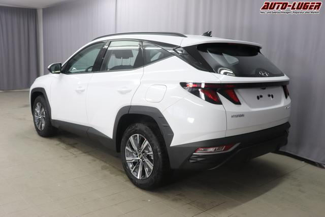 Hyundai Tucson 1.6 T-GDI 6MT 2WD Family MY23 110kW Polar White Sitzpolsterung in Stoff Schwarz