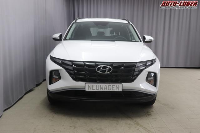 Hyundai Tucson 1.6 T-GDI 6MT 2WD Family MY23 110kW Polar White Sitzpolsterung in Stoff Schwarz