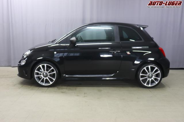 595 & 695 MY23 595 1.4 T-Jet 121 kW (165 PS) MT 876 - Scorpione Schwarz 557 - Integral-Sportsitze Leder Schwarz "3L3 Komfort-Paket: Bi-Xenon Scheinwerfer, Beats® Audio Soundsystem 3L4 Tech-Paket 5CE Scorpione Schwarz 9SV, Gutschrift Mopar BMC Sportluftfilter und Tankdeckel aus Aluminium A67 Linea Turismo"