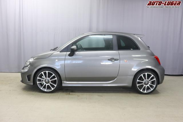 595 & 695 MY23 595 1.4 T-Jet 121 kW (165 PS) MT 695 - Record Grau 557 - Integral-Sportsitze Leder Schwarz "3L3 Komfort-Paket: Bi-Xenon Scheinwerfer, Beats® Audio Soundsystem 3L4 Tech-Paket 5DP Record Grau 9SV, Gutschrift Mopar BMC Sportluftfilter und Tankdeckel aus Aluminium A67 Linea Turismo"