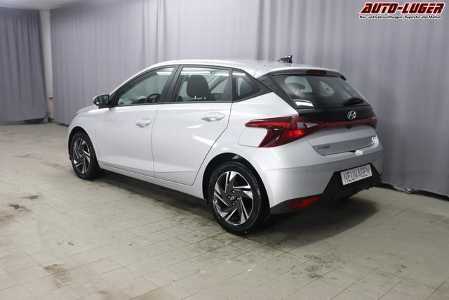 Hyundai i20 1.2 62kW FamilySleek Silver Metallic Stoff Schwarz