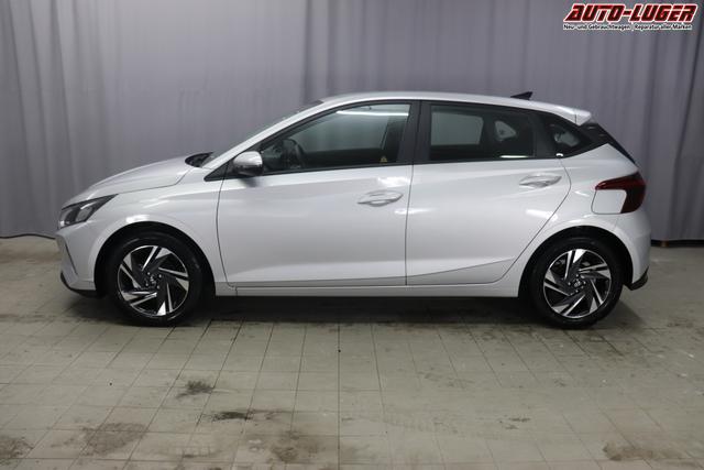 Hyundai i20 1.2 62kW FamilySleek Silver Metallic Stoff Schwarz