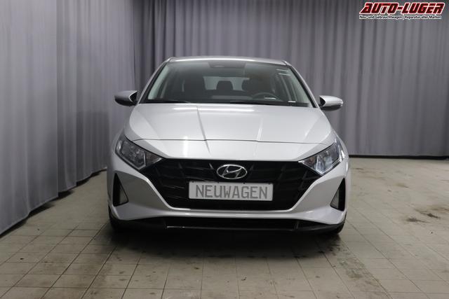 Hyundai i20 1.2 62kW FamilySleek Silver Metallic Stoff Schwarz