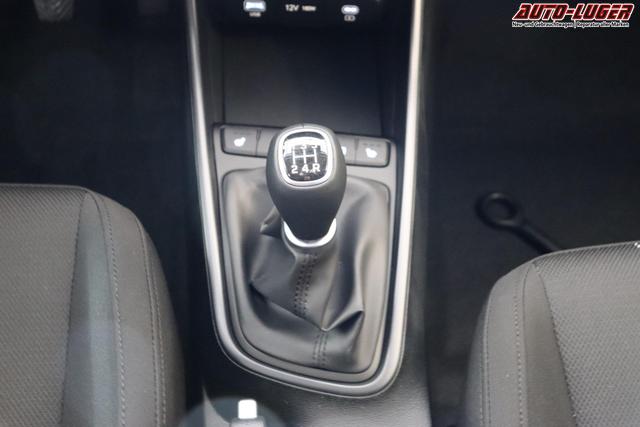 Hyundai i20 (BC3) GO 1.2 MPI b5bg1 MY2025 Dragon Red, Beispielbilder, ggf. teilweise mit Sonderausstattung