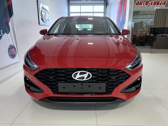 Hyundai i30 Go Engine Red